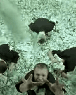 Ta piosenka jest śpiewana dla pieniędzy